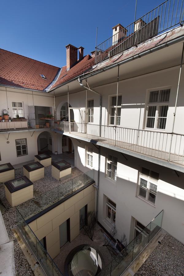 Charming Apartment Laura Tour As Ljubljana By Town Hall ภายนอก รูปภาพ